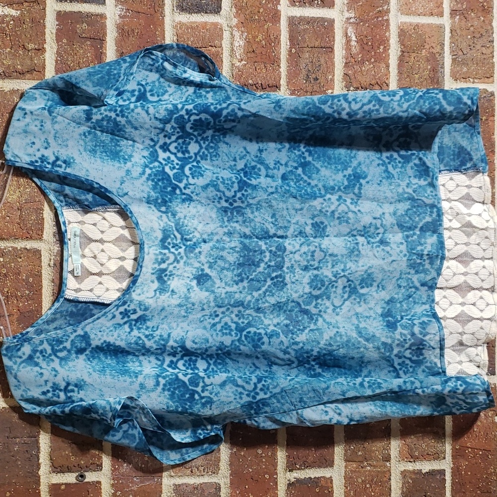 Maurices ladies top.